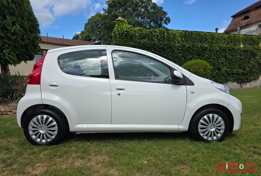 2011' Peugeot 107 1.0 Trendy photo #6