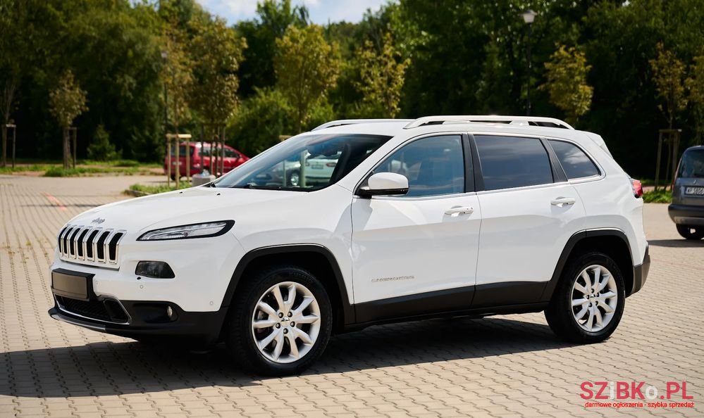 2015' Jeep Cherokee photo #6