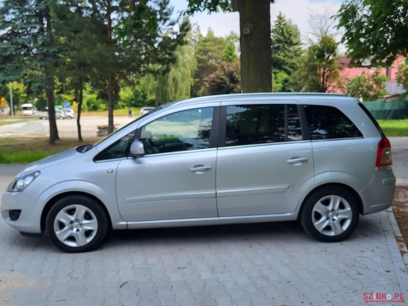 2008' Opel Zafira photo #3