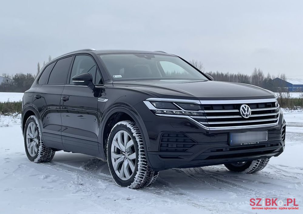2018' Volkswagen Touareg photo #5
