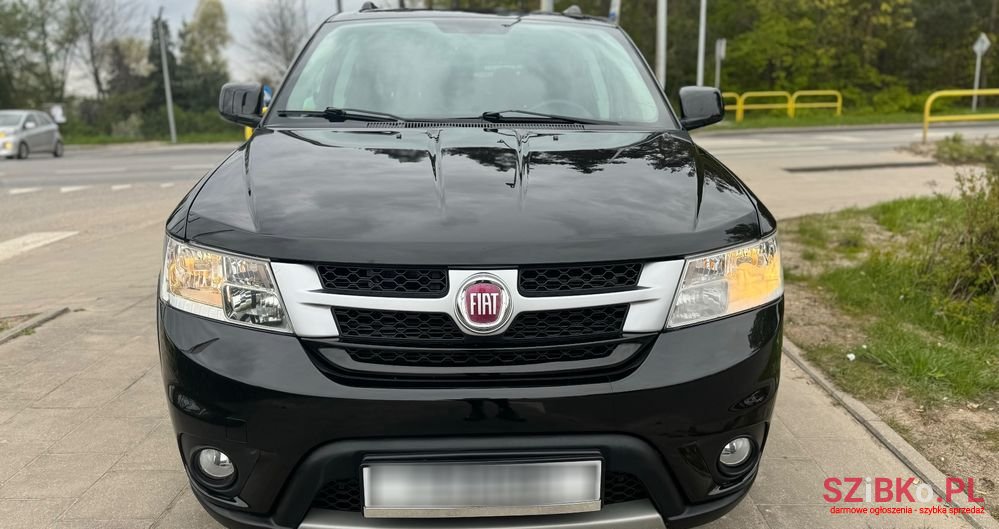 2014' Fiat Freemont photo #2