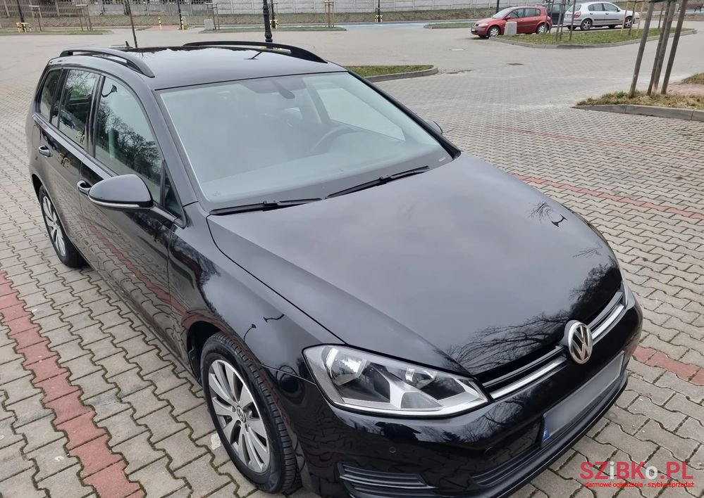 2015' Volkswagen Golf photo #4