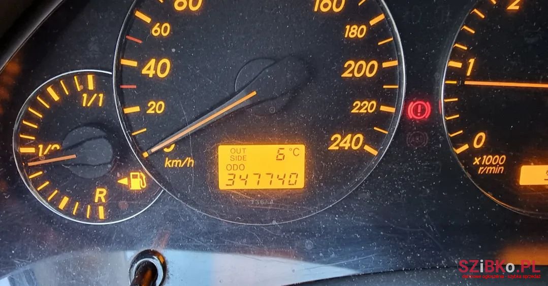 2003' Toyota Avensis photo #6