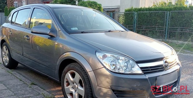 2006' Opel Astra 1.7 Cdti Elegance photo #2
