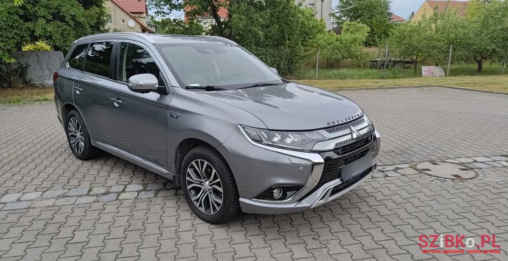 2017' Mitsubishi Outlander Intense + photo #1
