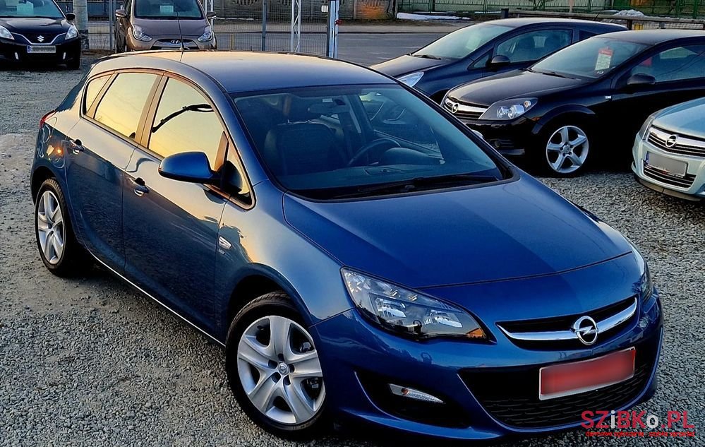 2014' Opel Astra photo #5