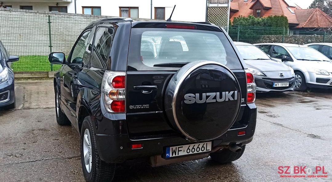 2010' Suzuki Grand Vitara photo #4