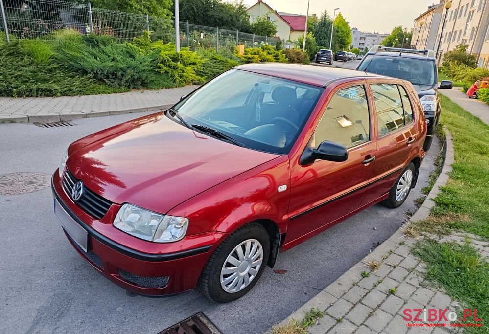 2001' Volkswagen Polo photo #2