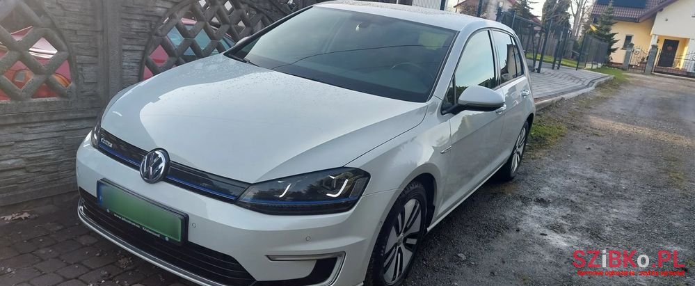 2015' Volkswagen Golf E-Golf photo #1