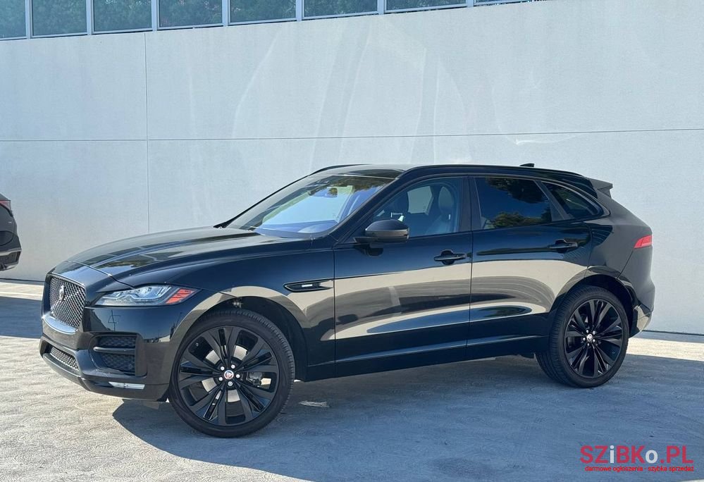 2019' Jaguar F-Pace P250 Awd photo #2