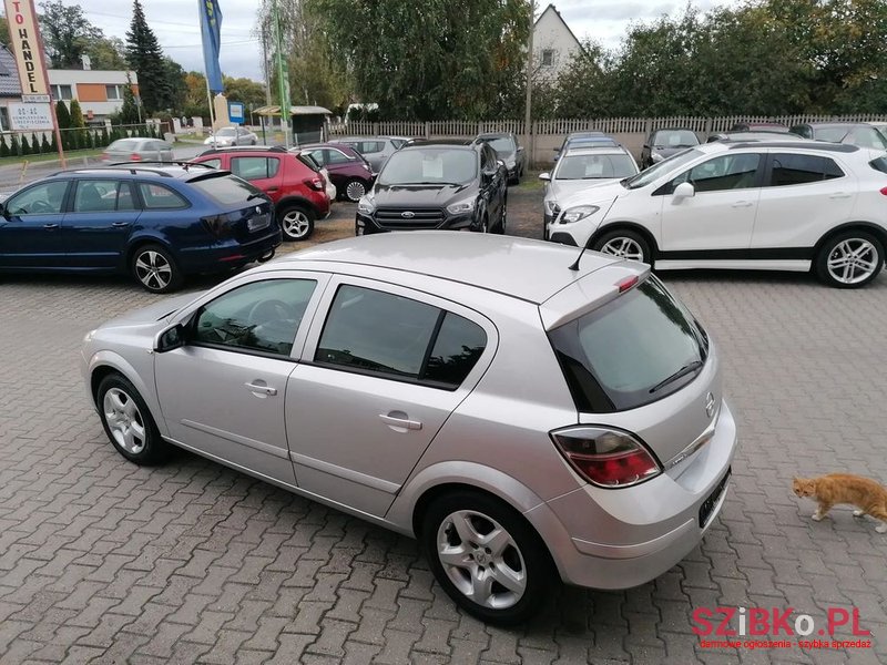 2008' Opel Astra photo #5