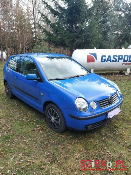 2002' Volkswagen Polo photo #1