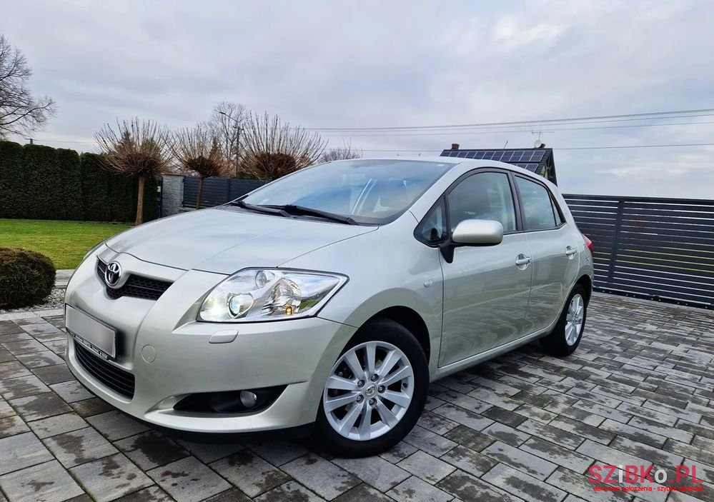 2007' Toyota Auris photo #4