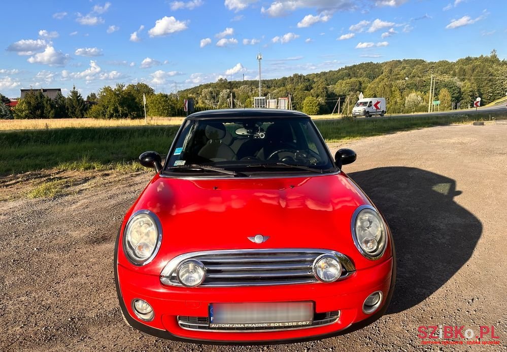 2007' MINI Cooper Standard photo #5