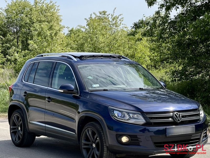 2011' Volkswagen Tiguan photo #4