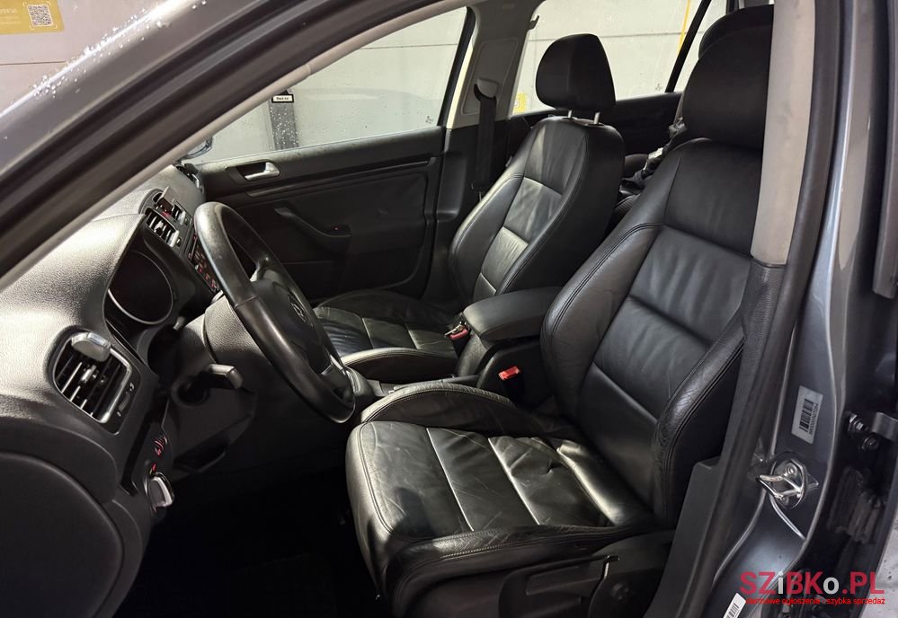 2010' Volkswagen Golf photo #4