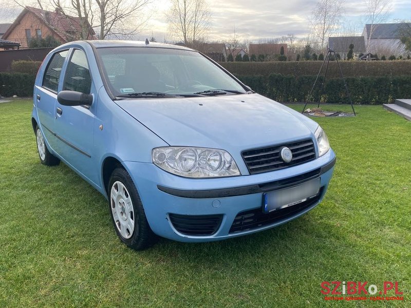 2004' Fiat Punto 1.2 8V photo #1