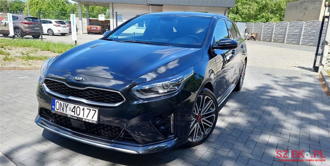 2020' Kia ProCeeD photo #4