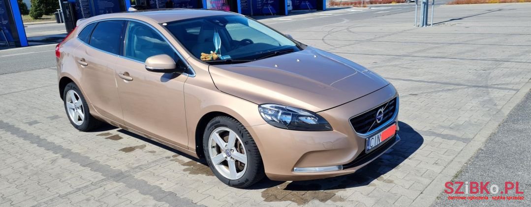 2014' Volvo V40 photo #2