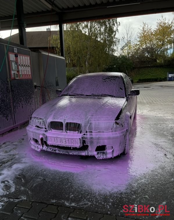 2003' BMW 3 Series 320D photo #1