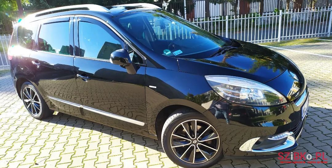 2012' Renault Grand Scenic photo #5