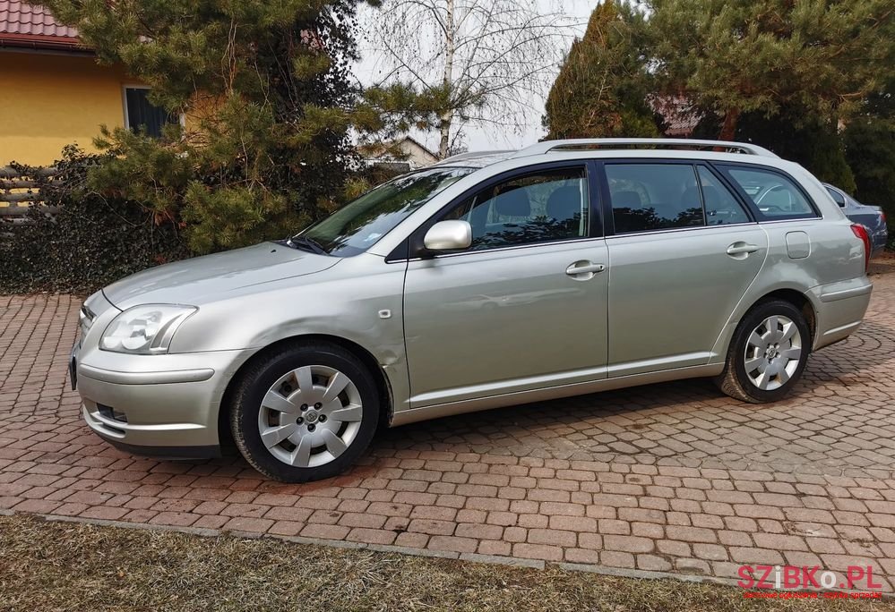 2005' Toyota Avensis 1.8 Vvt-I Combi Sol photo #6