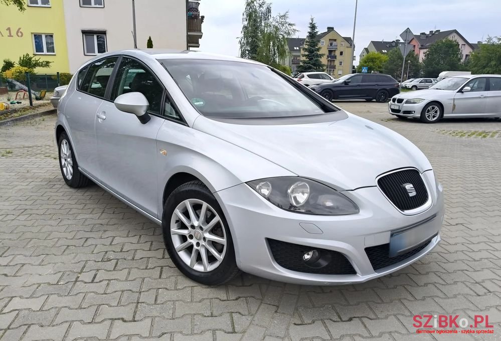 2010' SEAT Leon photo #1