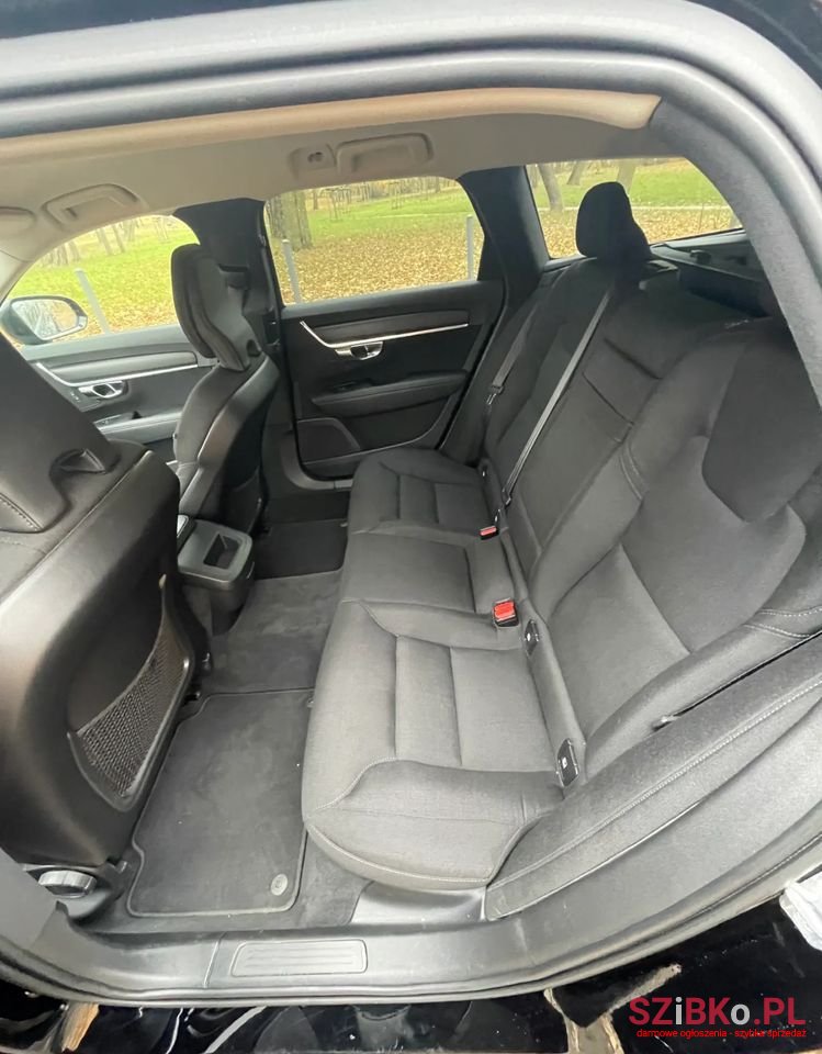 2019' Volvo V90 photo #6