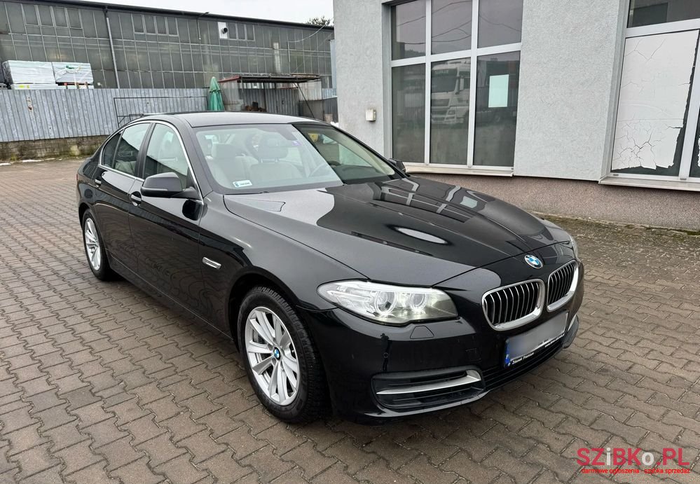 2015' BMW 5 Series 520D Xdrive photo #1