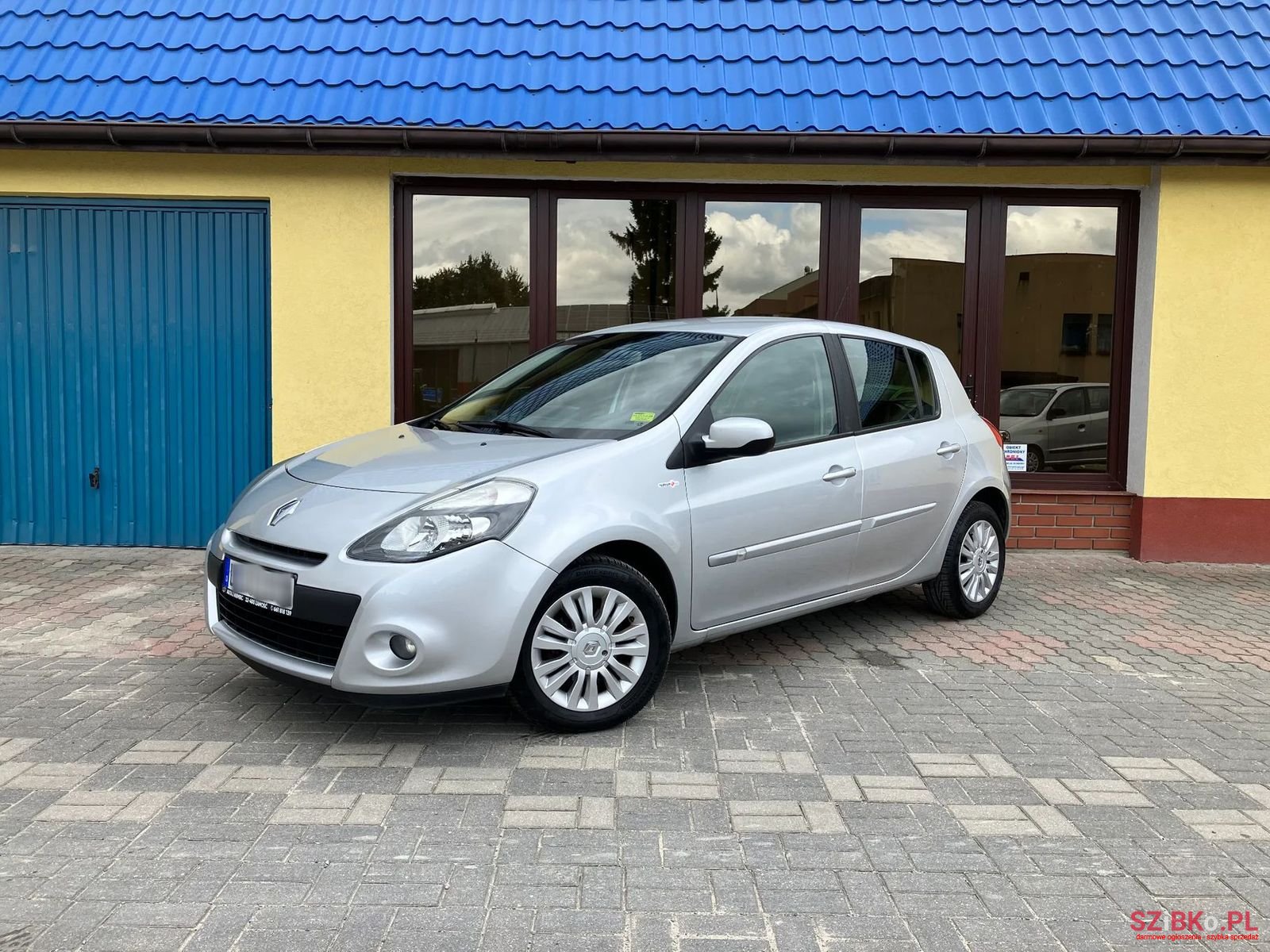 2012' Renault Clio photo #5