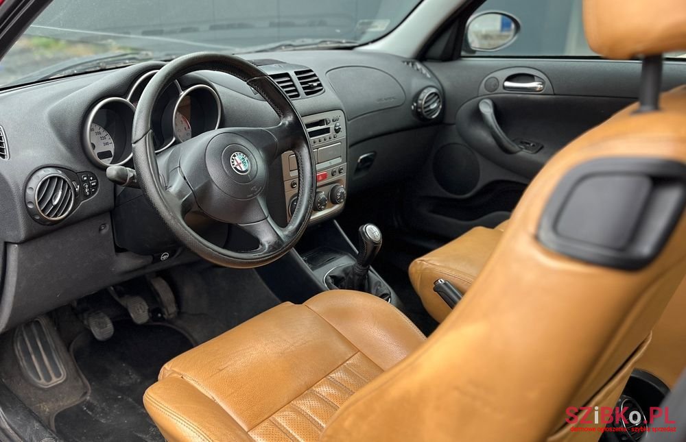 2002' Alfa Romeo 147 photo #6