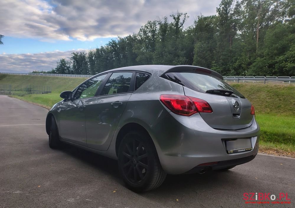 2010' Opel Astra Iv 2.0 Cdti Cosmo photo #6