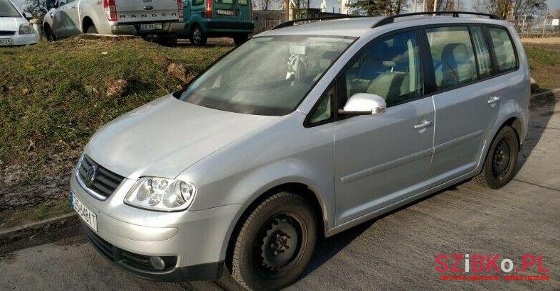 2006' Volkswagen Touran photo #1
