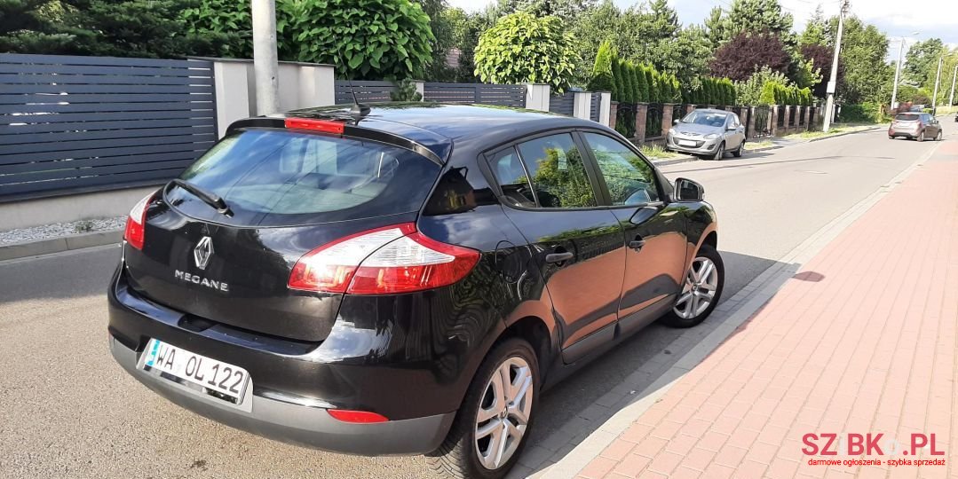 2011' Renault Megane photo #4
