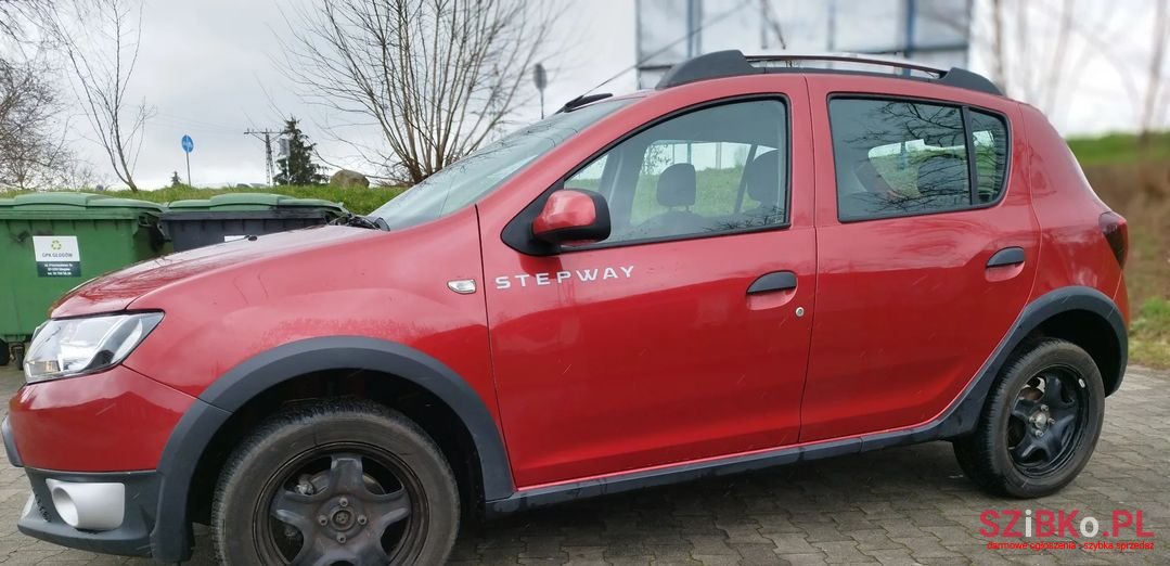 2013' Dacia Sandero photo #3