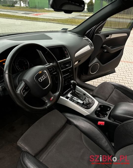2010' Audi Q5 photo #5