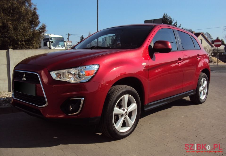 2013' Mitsubishi ASX photo #6
