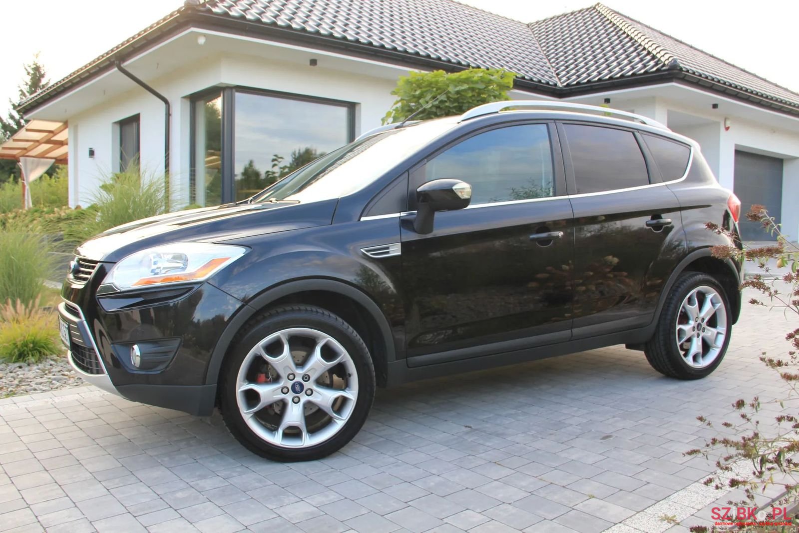 2010' Ford Kuga photo #4