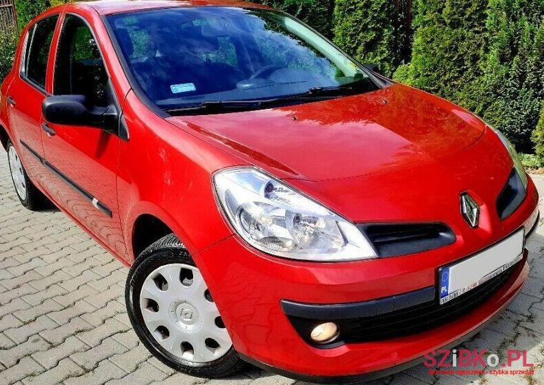 2007' Renault Clio photo #1