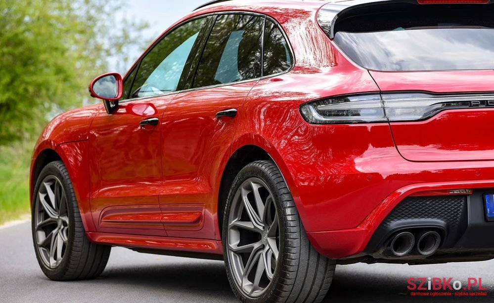 2022' Porsche Macan Standard photo #3