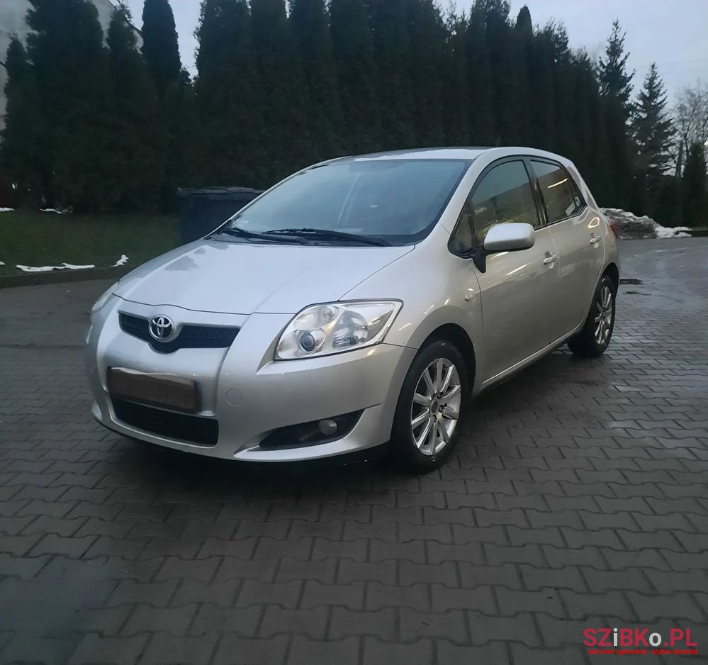 2007' Toyota Auris photo #1