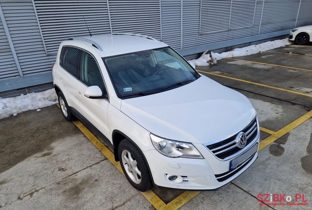 2010' Volkswagen Tiguan photo #4