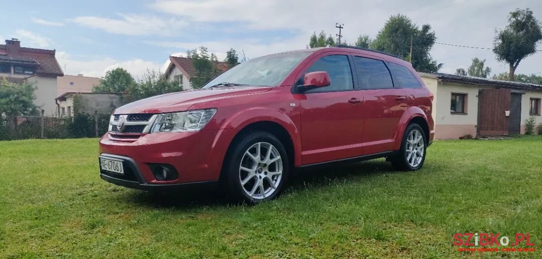 2012' Fiat Freemont photo #2