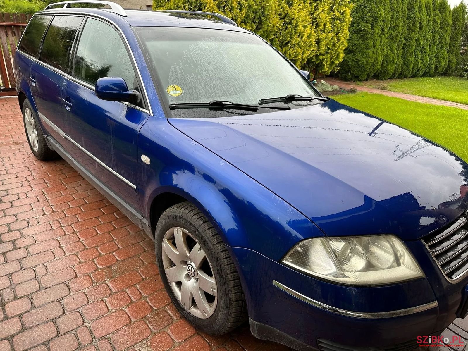 2001' Volkswagen Passat photo #1