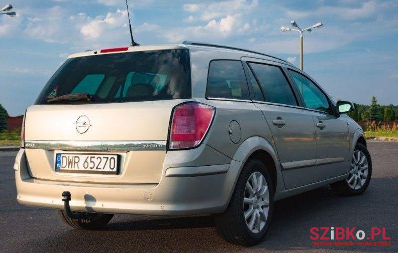 2006' Opel Astra photo #1