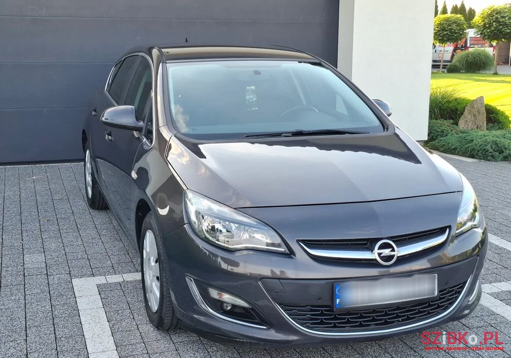 2013' Opel Astra Iv 1.4 T Cosmo photo #4