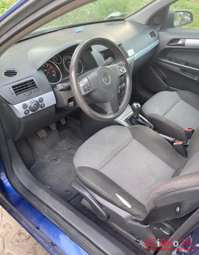2005' Opel Astra photo #6