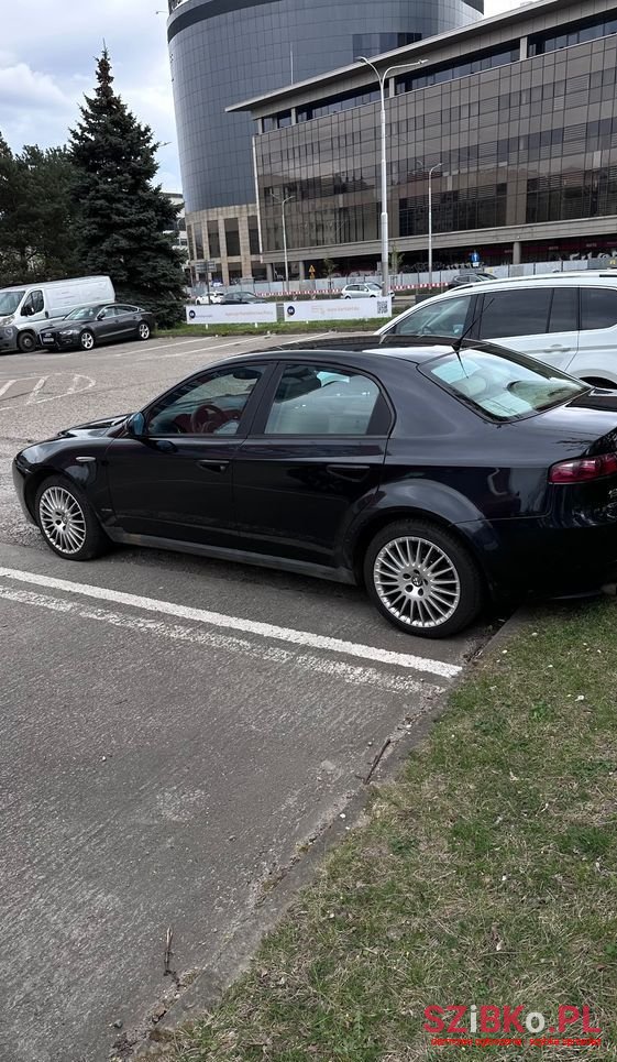 2007' Alfa Romeo 159 photo #3