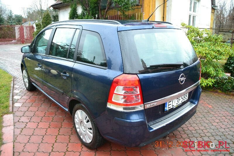 2011' Opel Zafira photo #2