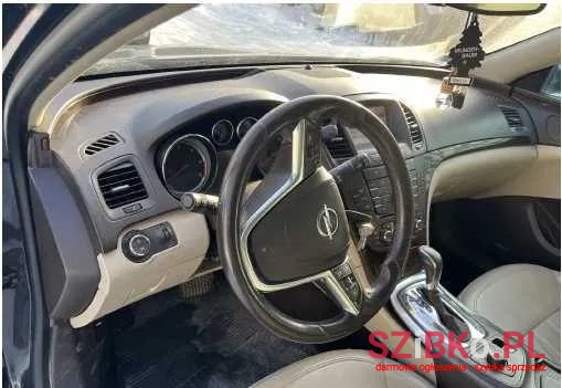 2010' Opel Insignia photo #2